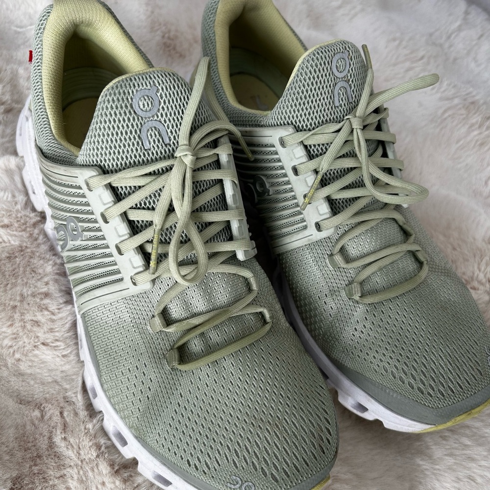 On Cloud Light green - worn